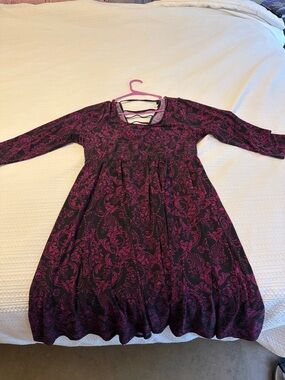 torrid Black and Magenta Scroll Print Top